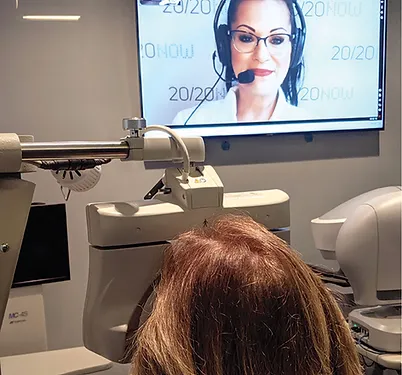 Image of an optometrist on a computer screen during an eye exam at Mango Optic in Boca Raton.