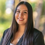 Mujer joven, paciente de Mango Optic.