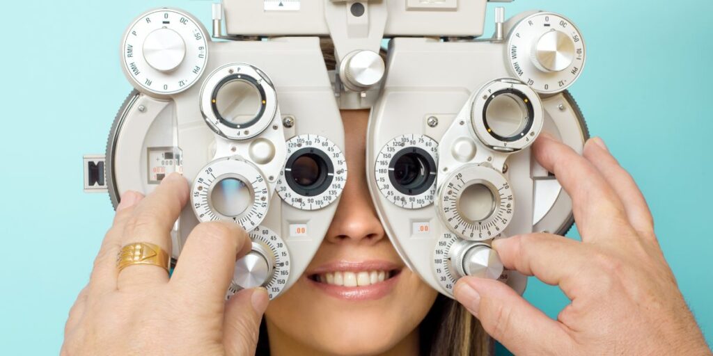 Woman getting her complete eye exam at Mango Optic in Boca Raton.